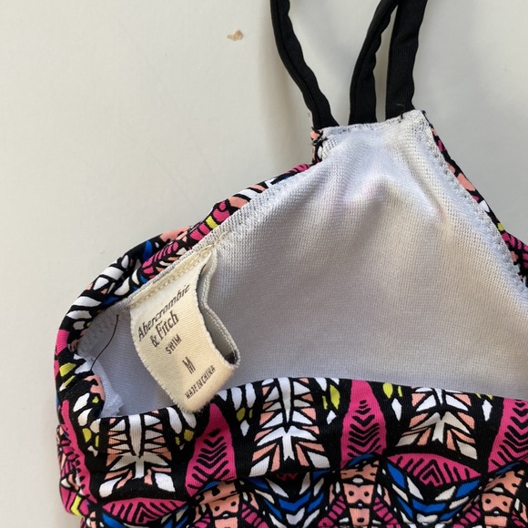 ✨HP✨ EUC Abercrombie bikini top bundle of 2 - Picture 5 of 10